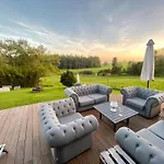 Experience Luxury In Mollenberg *