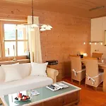 Nyaraló Experience Luxury In Mollenberg